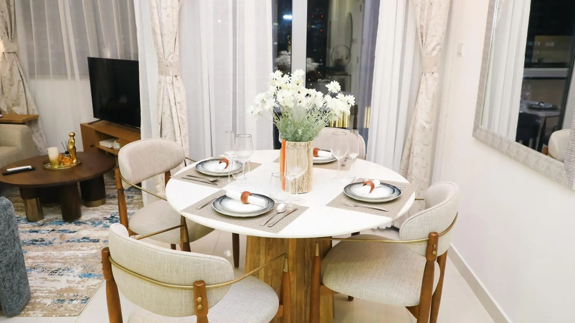 Luxury 1Br With Burj Khalifa View In A 5 Star Hotel Facilities - 5 Min Walk To Dubai Mall 0*,  United Arab Emirates