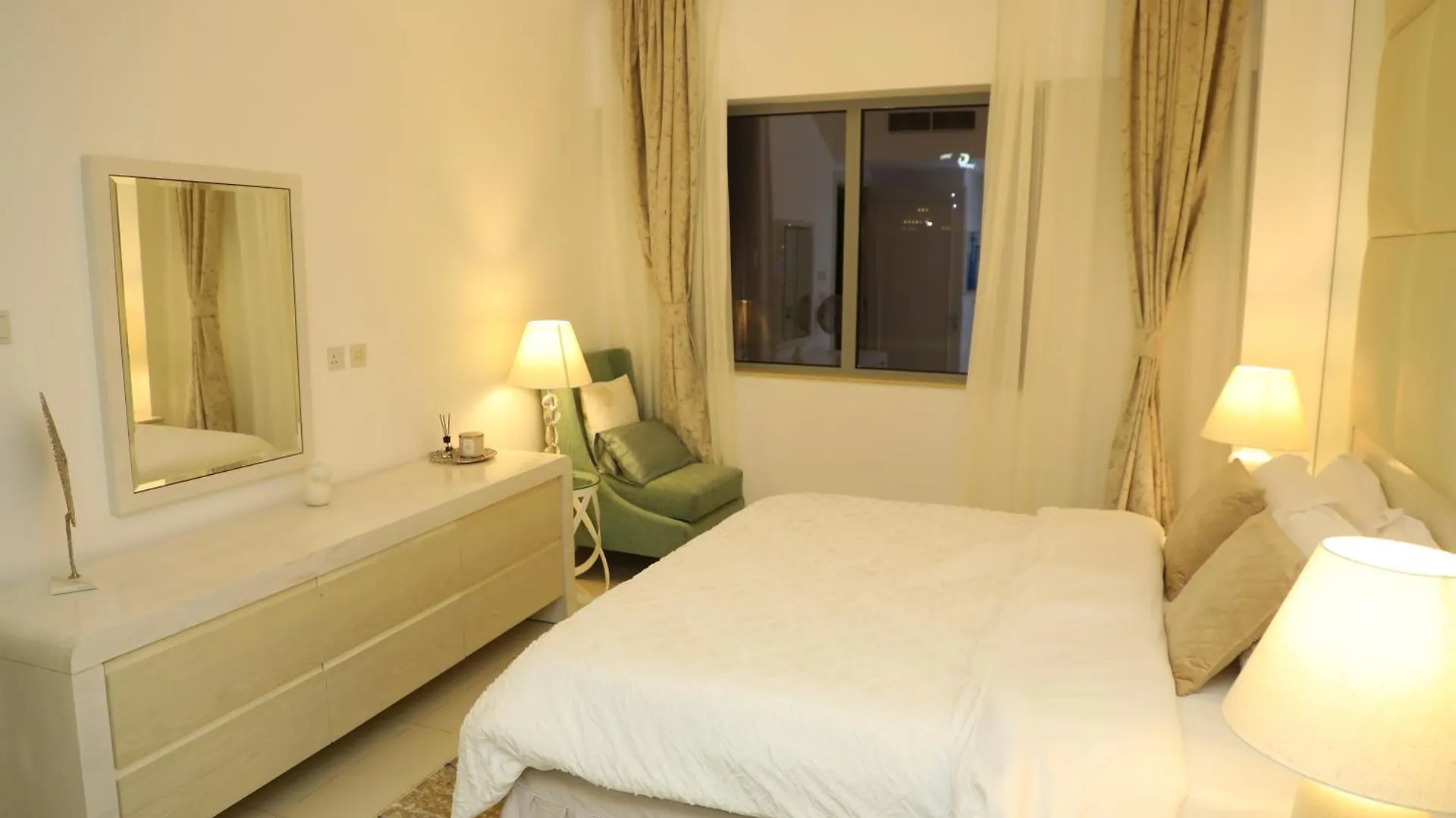 Luxury 1Br With Burj Khalifa View In A 5 Star Hotel Facilities - 5 Min Walk To Dubai Mall 0*,  United Arab Emirates
