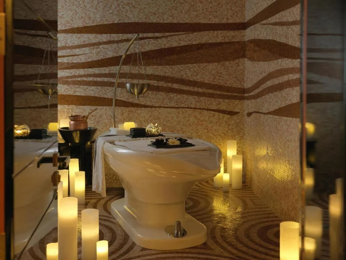 Luxury 1Br With Burj Khalifa View In A 5 Star Hotel Facilities - 5 Min Walk To Dubai Mall Apartment